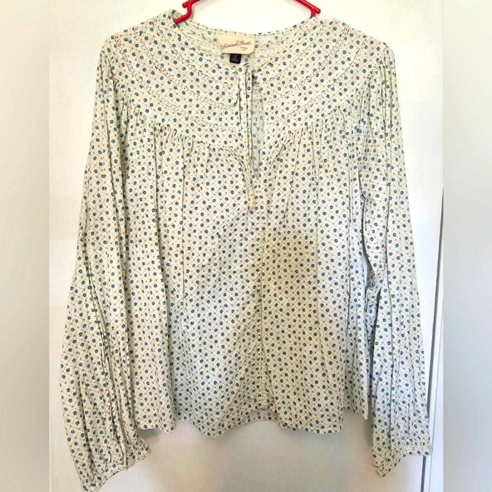 Universal Thread patterned Blouse